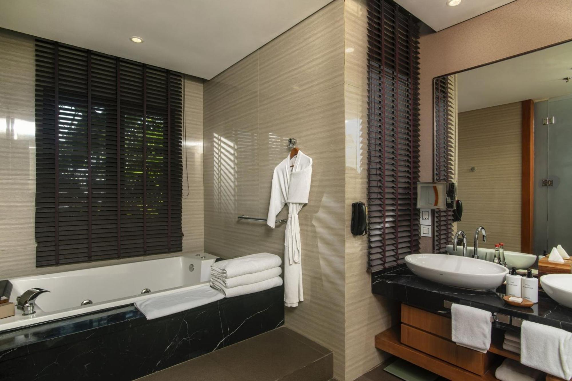 Hotel Intercontinental Bandung Dago Pakar By Ihg Bandung